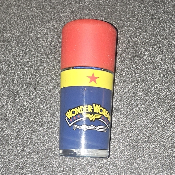 MAC x Wonder Woman Cream Nail Polish - Picture 5 of 5